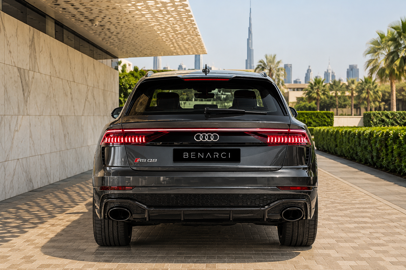 Audi RS Q8 2023 Noir — miniature 3